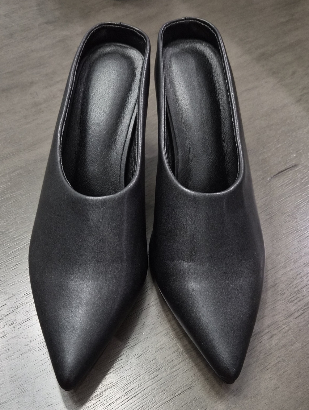 Classic Black Pointed-Toe Women’s Mules